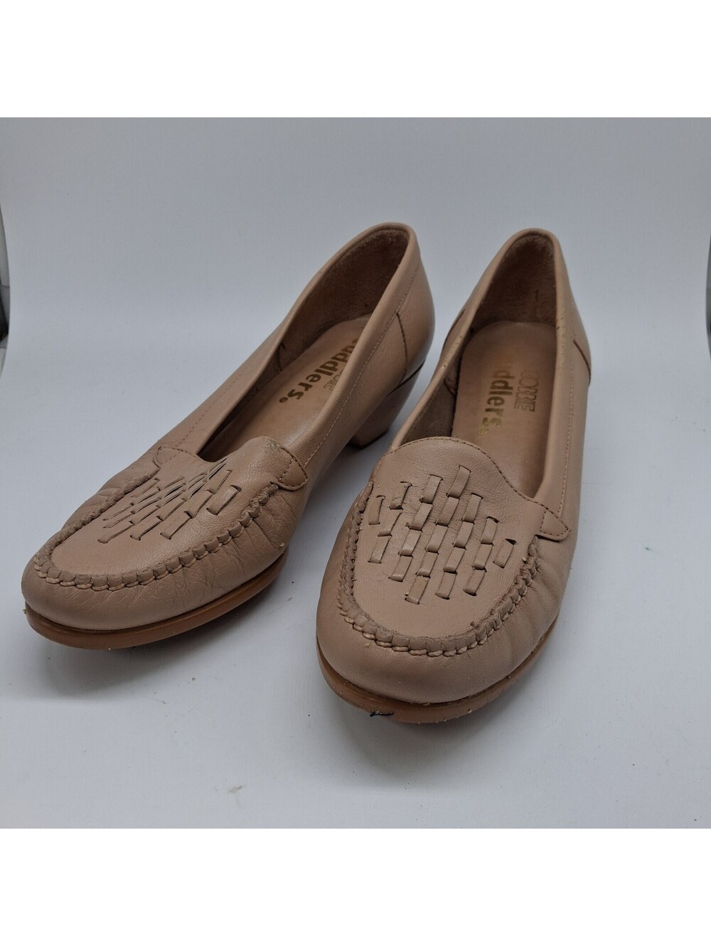 Vintage Cobbie Cuddlers Womens 6.5 Tan Leather Woven Loafers Comfort Shoes